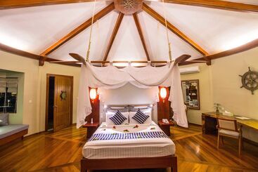 هتل Pristine Mermaid Resort