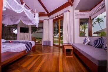 هتل Pristine Mermaid Resort
