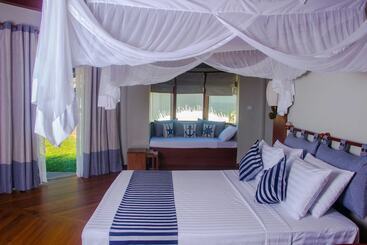 هتل Pristine Mermaid Resort