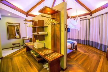 هتل Pristine Mermaid Resort