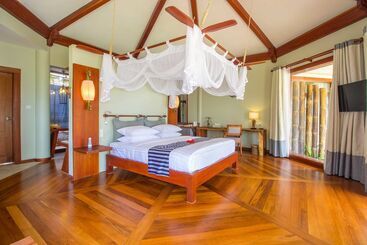 هتل Pristine Mermaid Resort