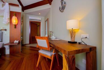 هتل Pristine Mermaid Resort