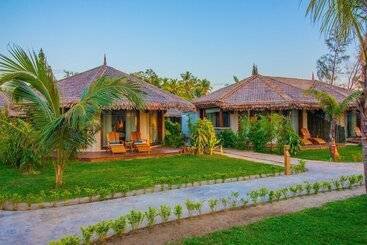 هتل Pristine Mermaid Resort