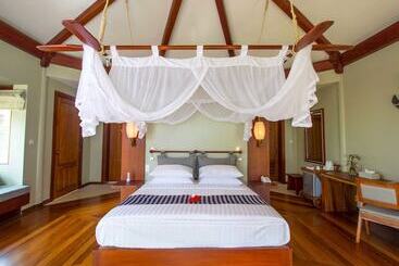 هتل Pristine Mermaid Resort