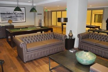 Global Luxury Suites At Bay Village