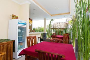هتل Airy Sukawati Sutami Gunung Sari 99x Bali