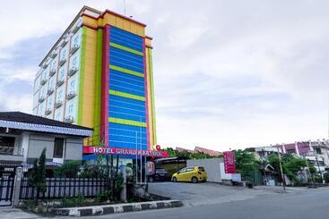 هتل Grand Kartika
