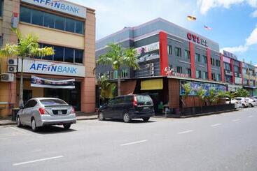 Greens Hotel & Suites