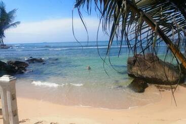 هتل Happy Beach Resort