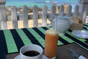 هتل Happy Beach Resort