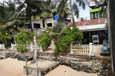 هتل Happy Beach Resort