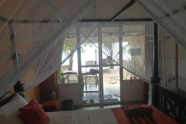 هتل Happy Beach Resort