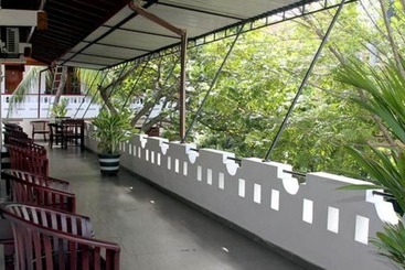 هتل Happy Beach Resort
