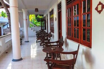 هتل Happy Beach Resort