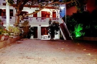 هتل Happy Beach Resort