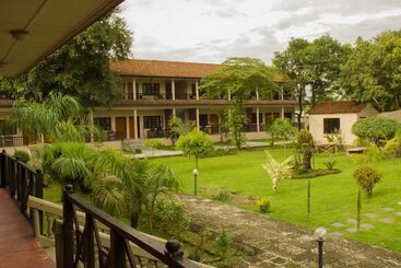 هتل Jungle World Resort