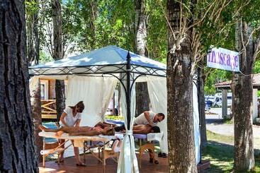 酒店 Mobile Homes Camp Galeb