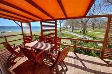 酒店 Mobile Homes Camp Galeb