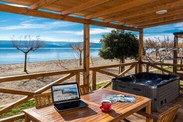 酒店 Mobile Homes Camp Galeb