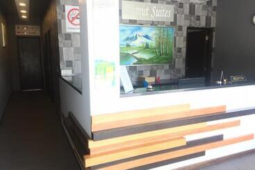 هتل Lumut Suites