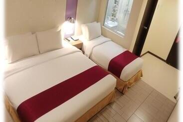 Otel Lumut Suites
