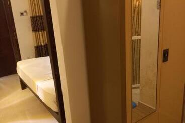 هتل Sea Breeze Guest House
