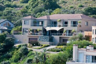 هتل The Mount Knysna