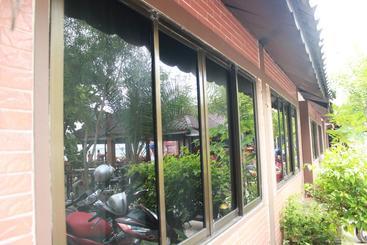 هتل Two Easy Bungalow