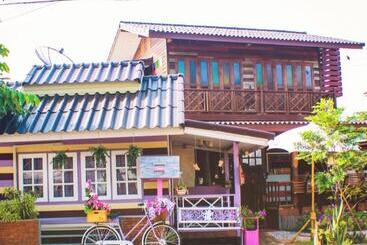 پانسیون Baanchompooamphawa
