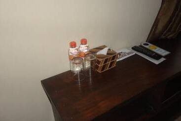 پانسیون Larasati Guest House