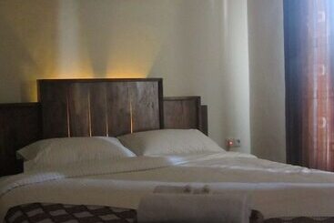 پانسیون Larasati Guest House