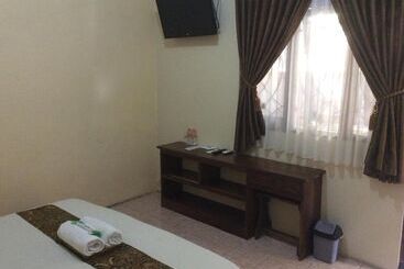 پانسیون Larasati Guest House