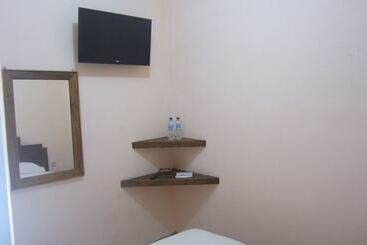 پانسیون Larasati Guest House