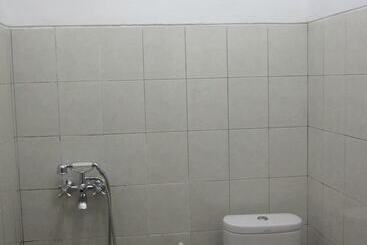پانسیون Larasati Guest House