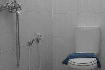 پانسیون Larasati Guest House