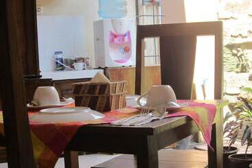 پانسیون Larasati Guest House