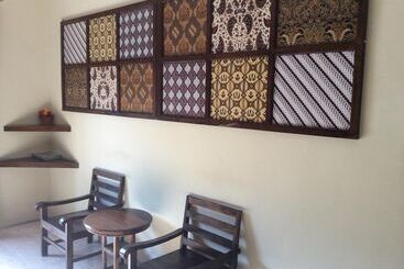 پانسیون Larasati Guest House