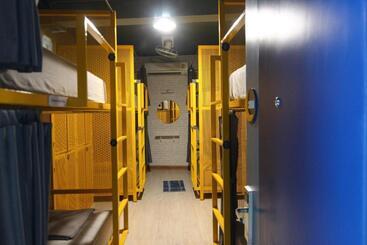 The Moon Hostel Huahin