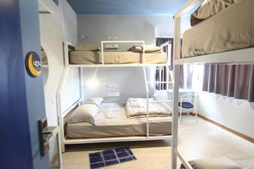 The Moon Hostel Huahin