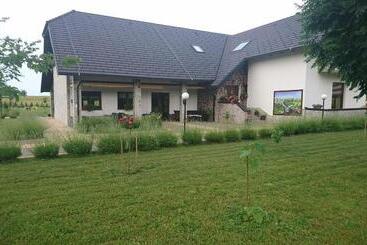 Villa Stone