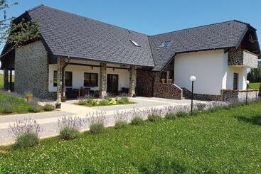 Villa Stone