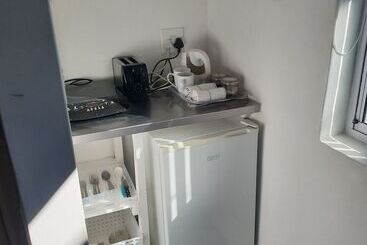 4 On Highworth Apartments And Studios