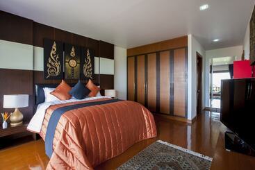 آپارتمانهای توریستها Baan Phuttarak   Seaview Private Villa