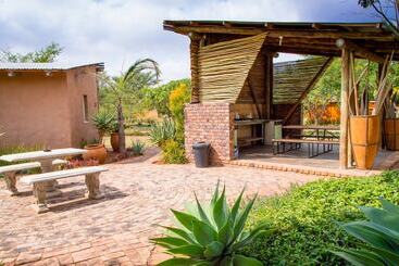 בית מלון כפרי Destiny Inn Lodge
