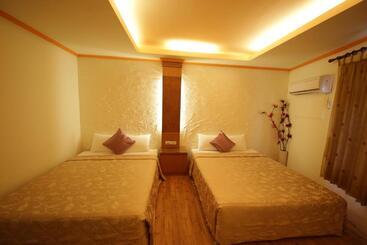 هتل Goden Beach B&b