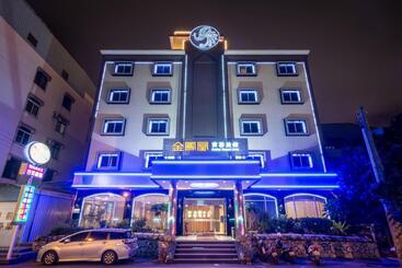 هتل Golden Phoenix