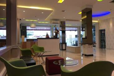 هتل Msquare Palembang
