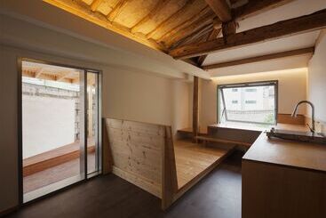 Hanok Residence Hotel Side
