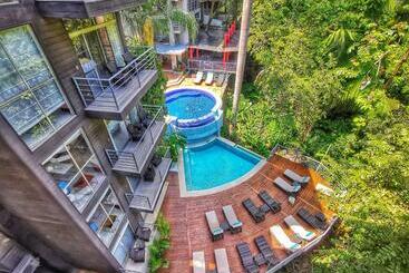 آپارتمان Jungle Vista Boutique