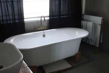 پانسیون Die Waenhuis Guest House